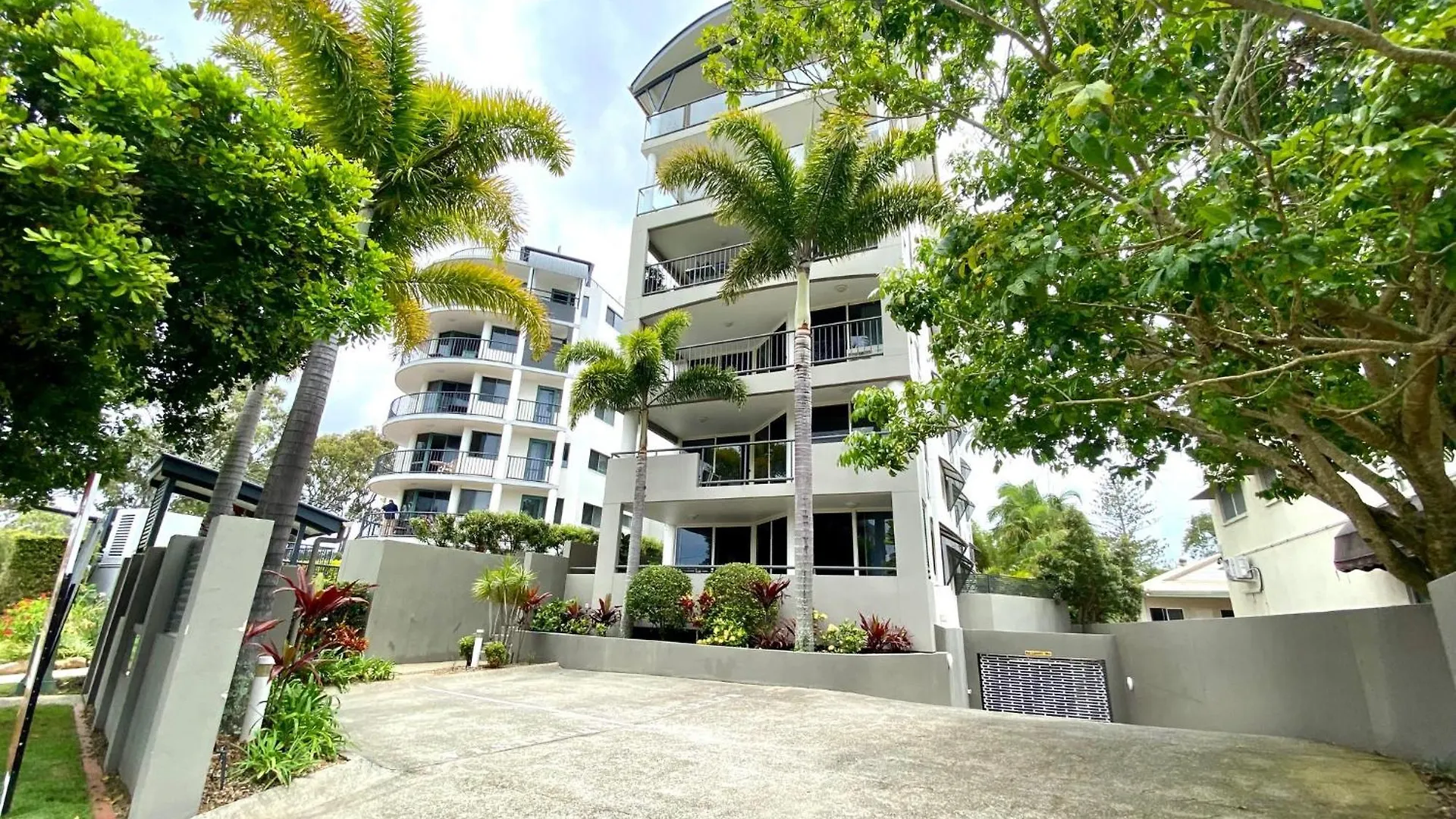 Excellsior Apartments Mooloolaba 4*,  Australia