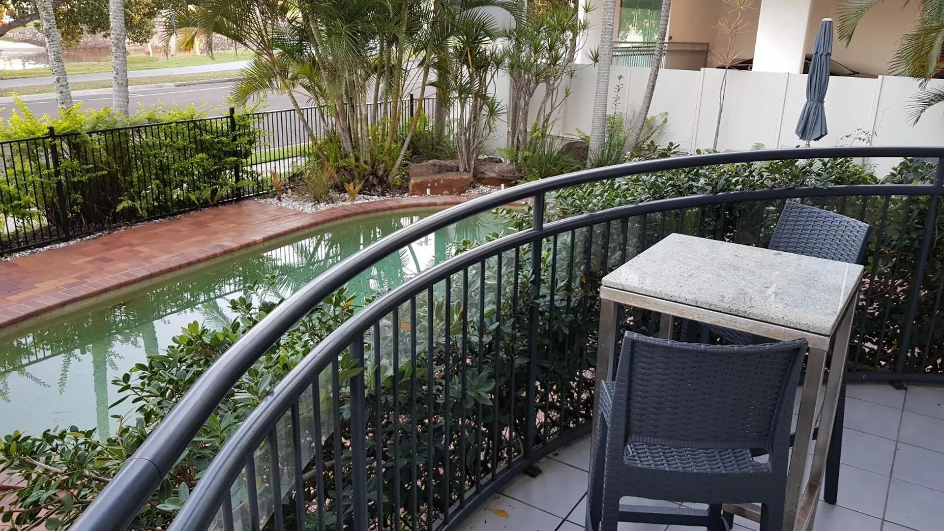 Excellsior Apartments Mooloolaba 4*,
