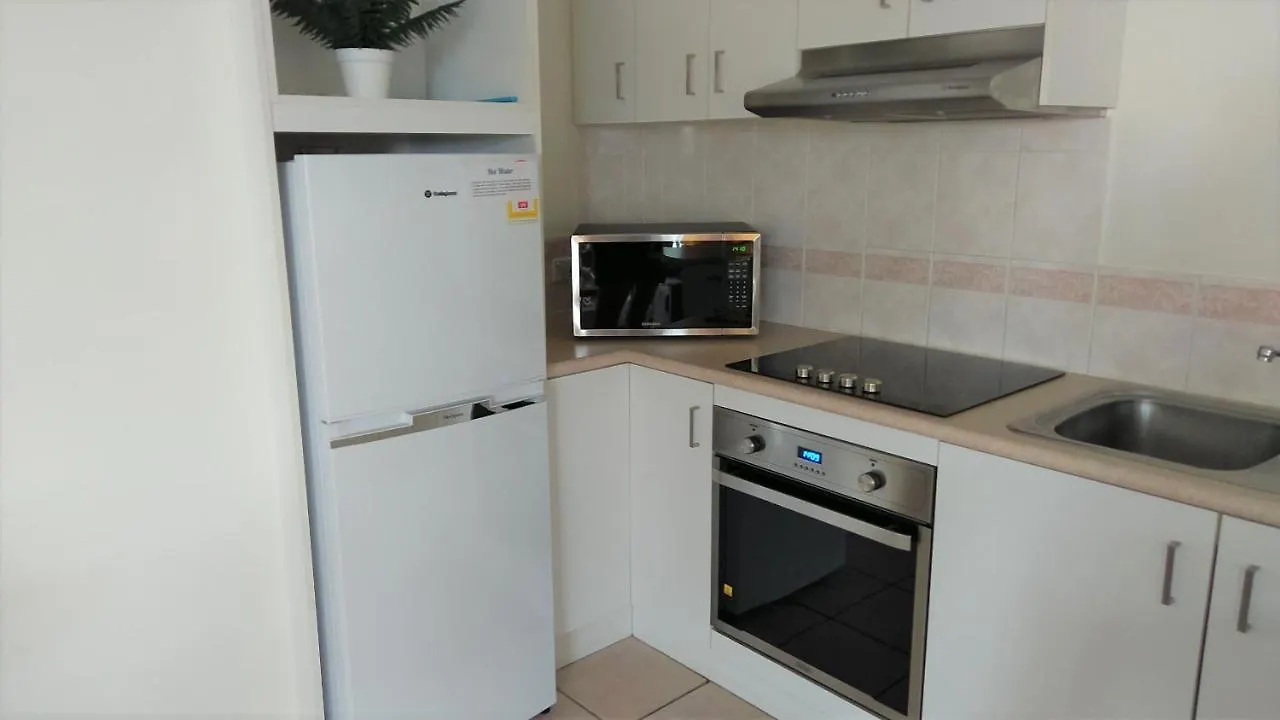 Excellsior Apartments Mooloolaba 4*,  Australia